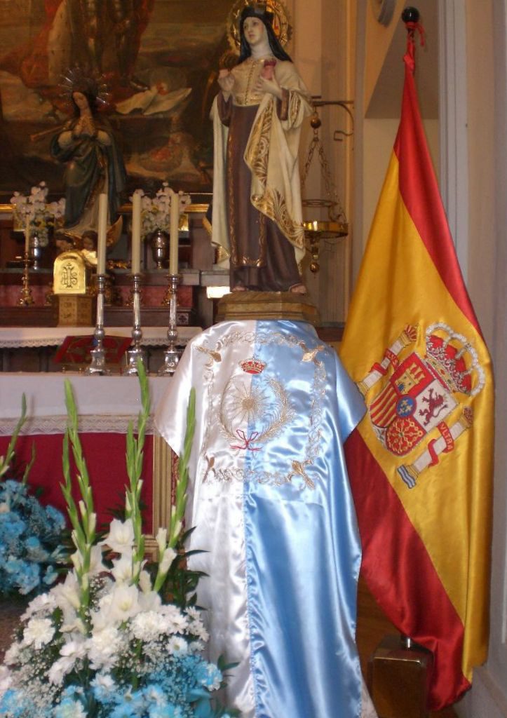 Preciosa imagen de Santa Teresa de Jesús